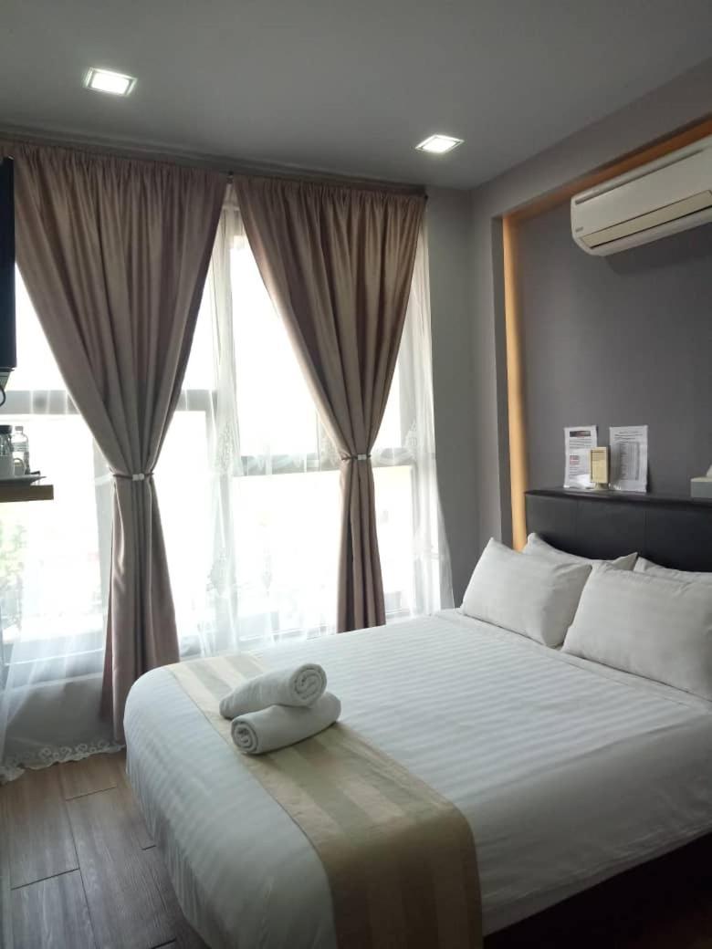 Sunset Villa Inn Пантай Ченанг Екстериор снимка